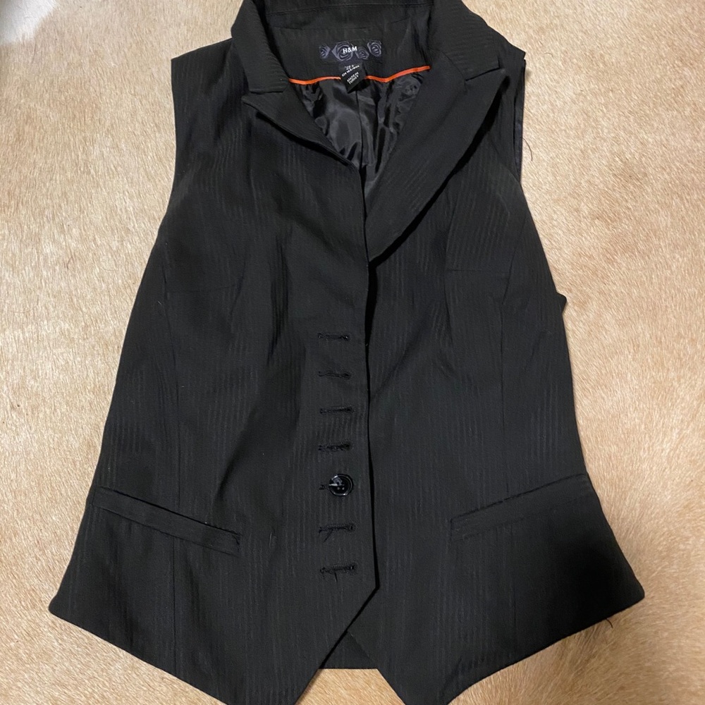 H&M black vest - Picture 4 of 5